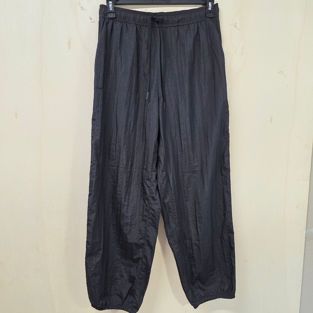 Athleta Womens Black Crinkle Nylon Track Pants Navy Side Stripe Joggers Size M